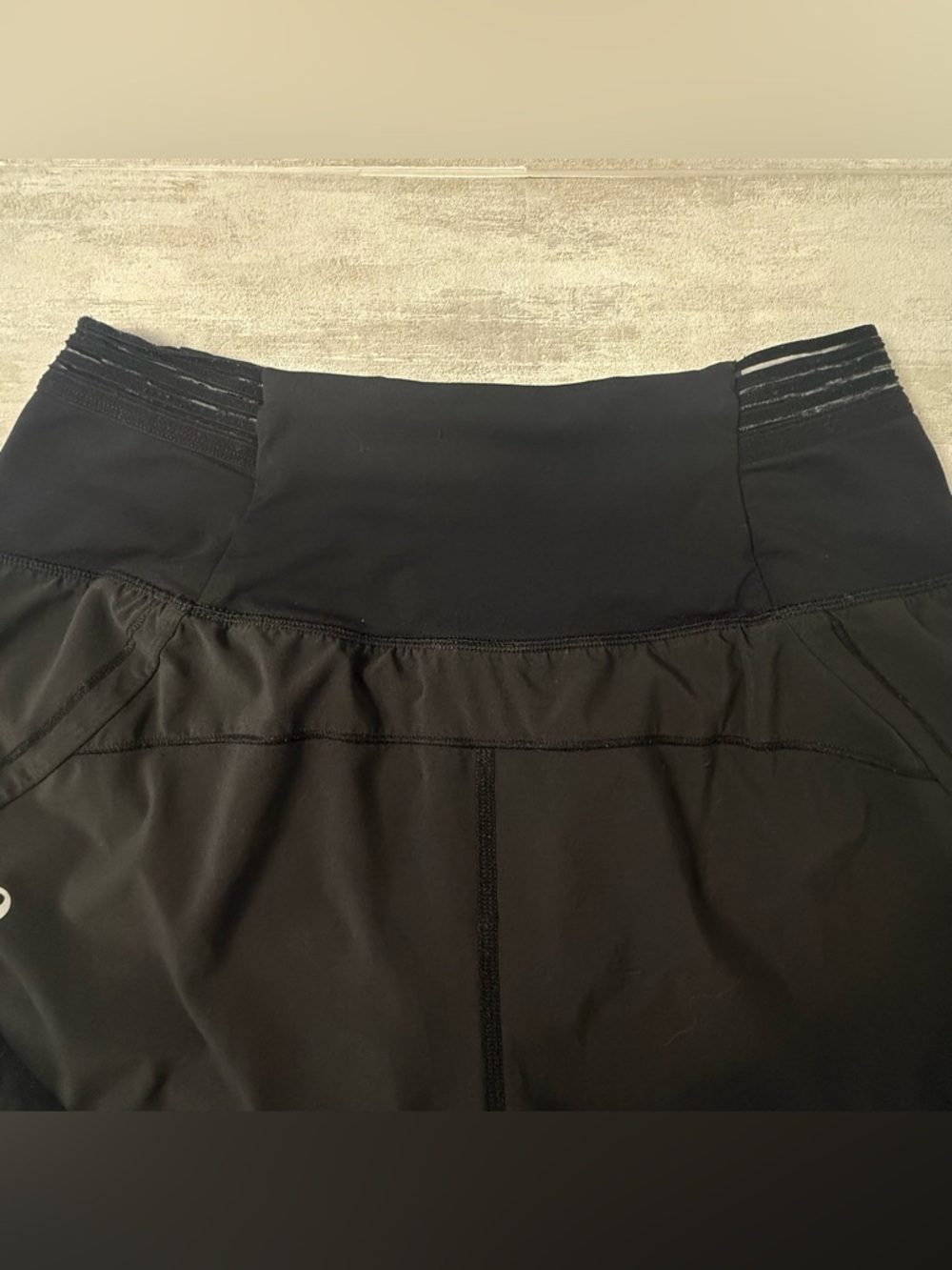 Lululemon Run Speed Short Black Running Athletic Shorts Size 4 - Picture 4 of 9